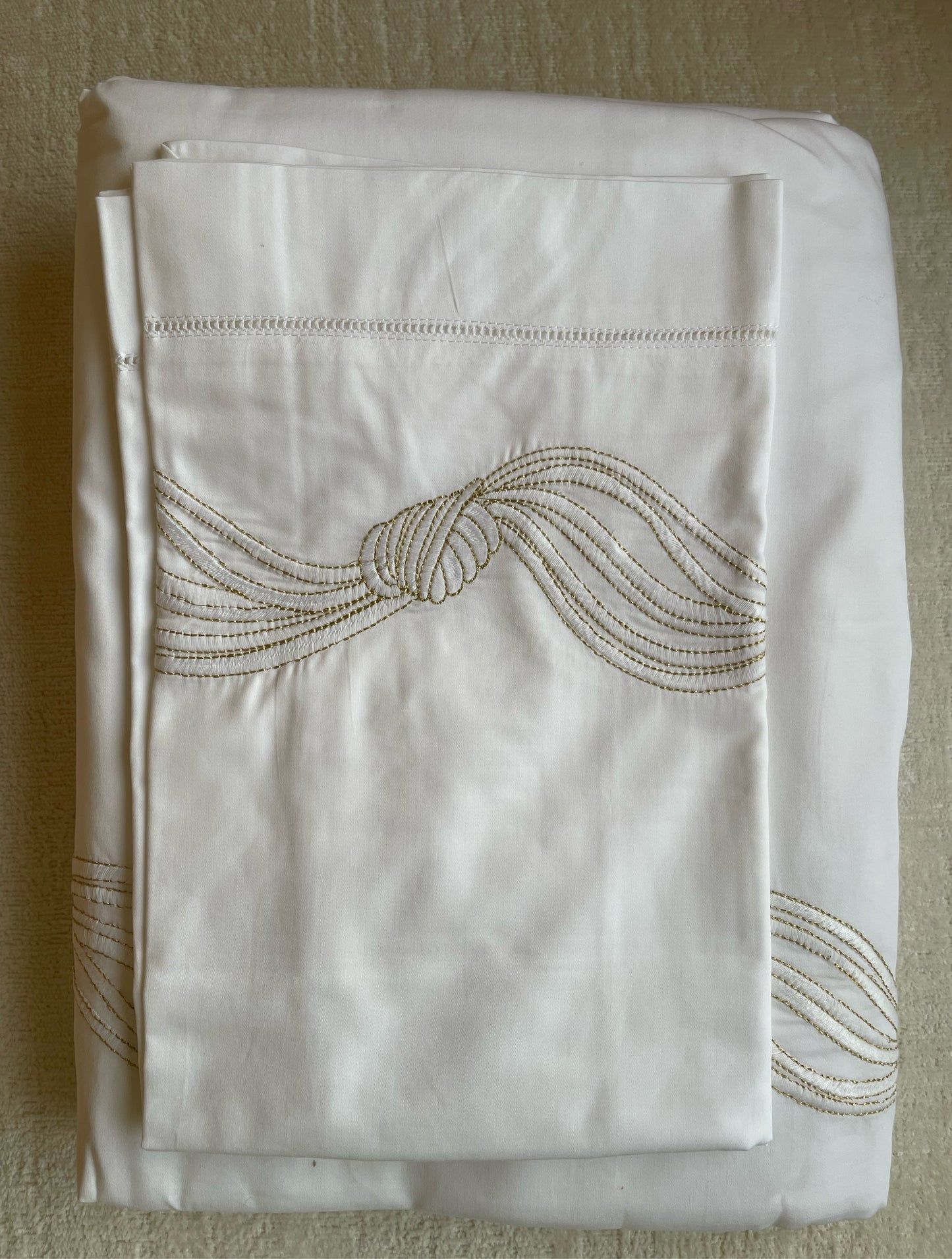 Tight bed sheet
