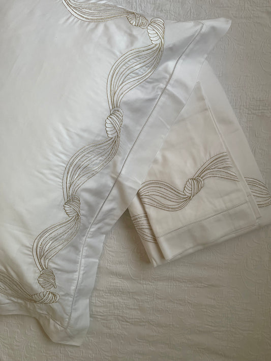 Tight bed sheet