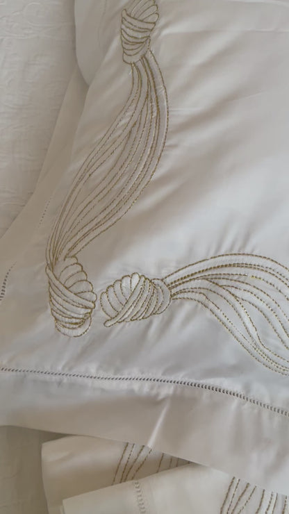 Tight bed sheet